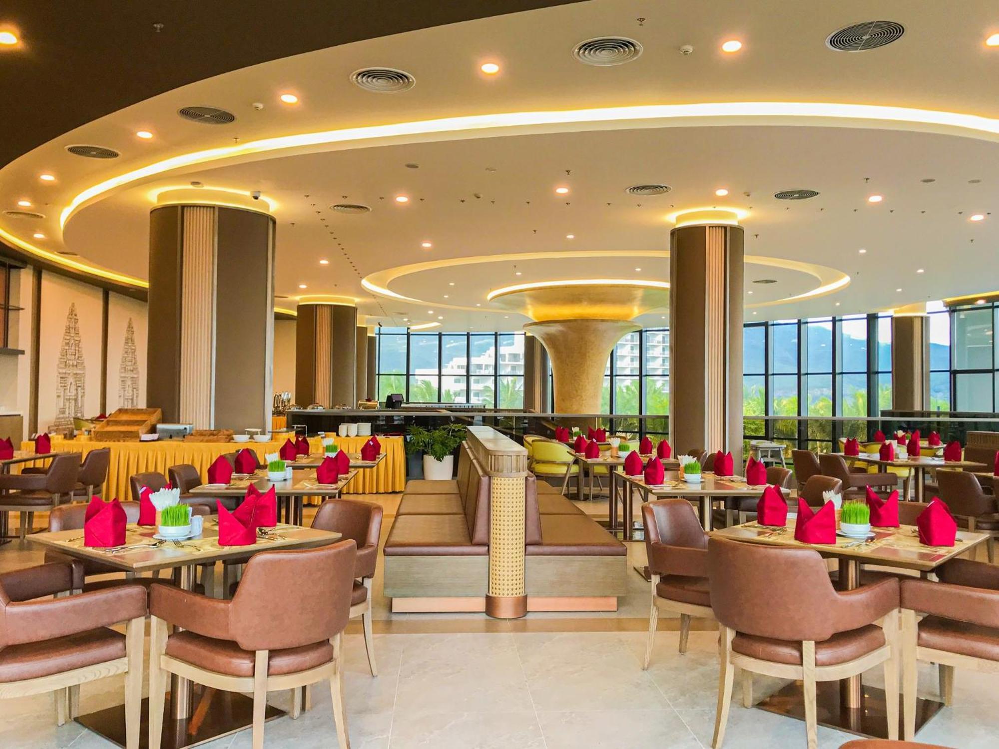 Aquamarine Beachfront Resort & Spa Cam Ranh Exterior photo
