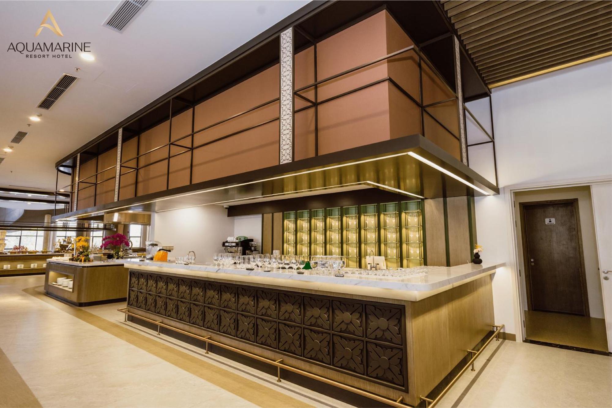 Aquamarine Beachfront Resort & Spa Cam Ranh Exterior photo