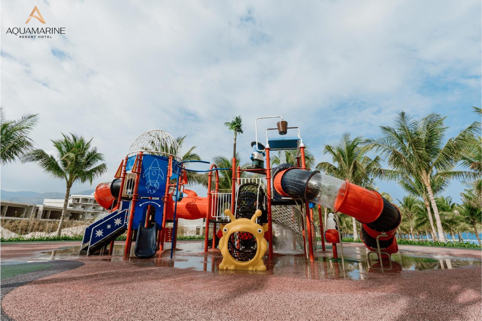 Aquamarine Beachfront Resort & Spa Cam Ranh Exterior photo