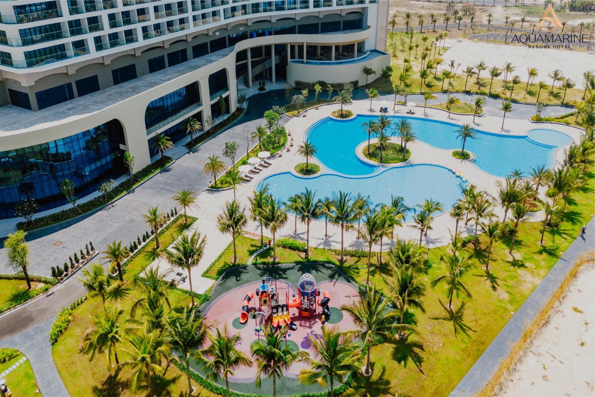 Aquamarine Beachfront Resort & Spa Cam Ranh Exterior photo