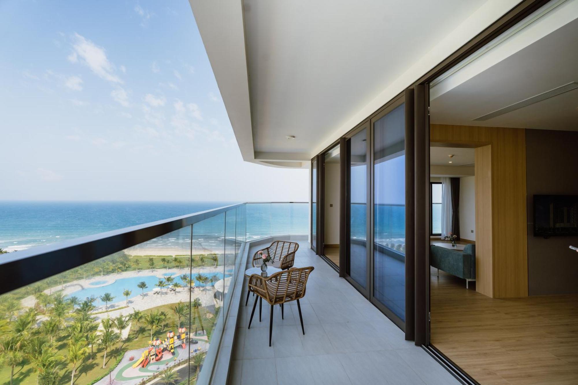 Aquamarine Beachfront Resort & Spa Cam Ranh Exterior photo