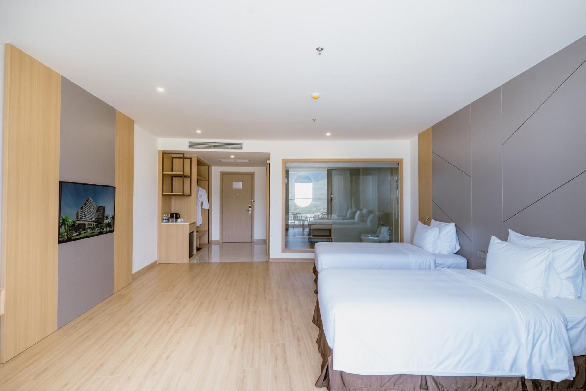Aquamarine Beachfront Resort & Spa Cam Ranh Exterior photo