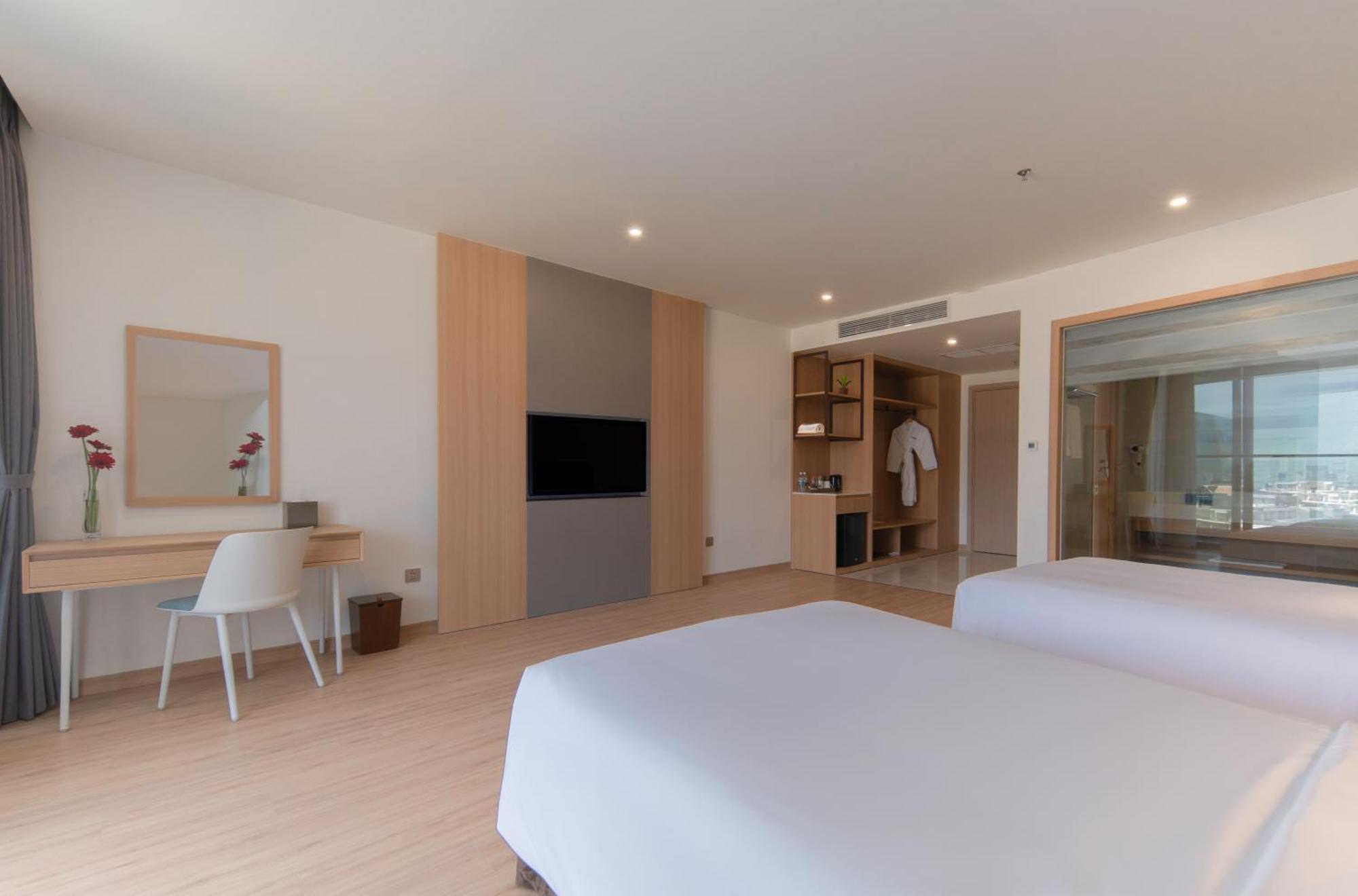 Aquamarine Beachfront Resort & Spa Cam Ranh Exterior photo